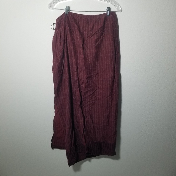 Elegant Burgundy Wrap Skirt - Picture 2 of 3